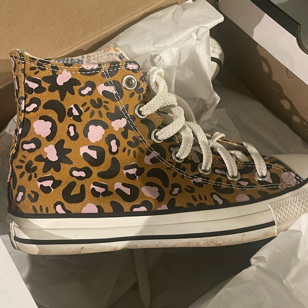 Converse high tops- pink leopard